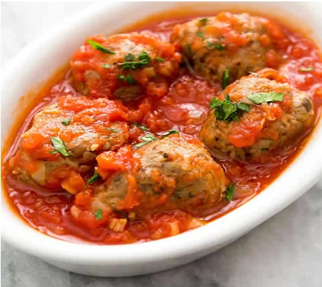 BOULETTES DE VIANDE HACHEE & EPINARDS A LA SAUCE TOMATE