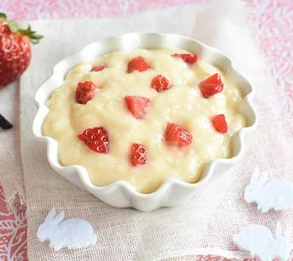 SEMOULE AU LAIT VANILLE-FRAISE